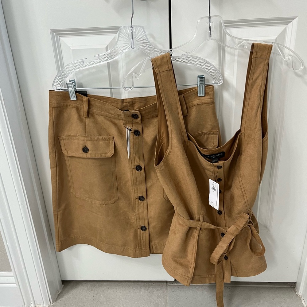 NWT BANANA REPUBLIC VEGAN TAN CAMEL SUEDE VEST AND MINI SKIRT SET